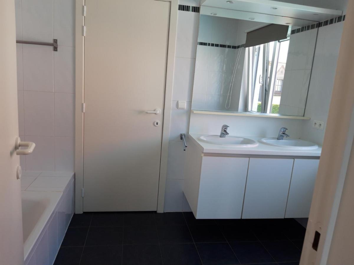 דירות ניופורט Duplex Met Zwembad Neoportus מראה חיצוני תמונה